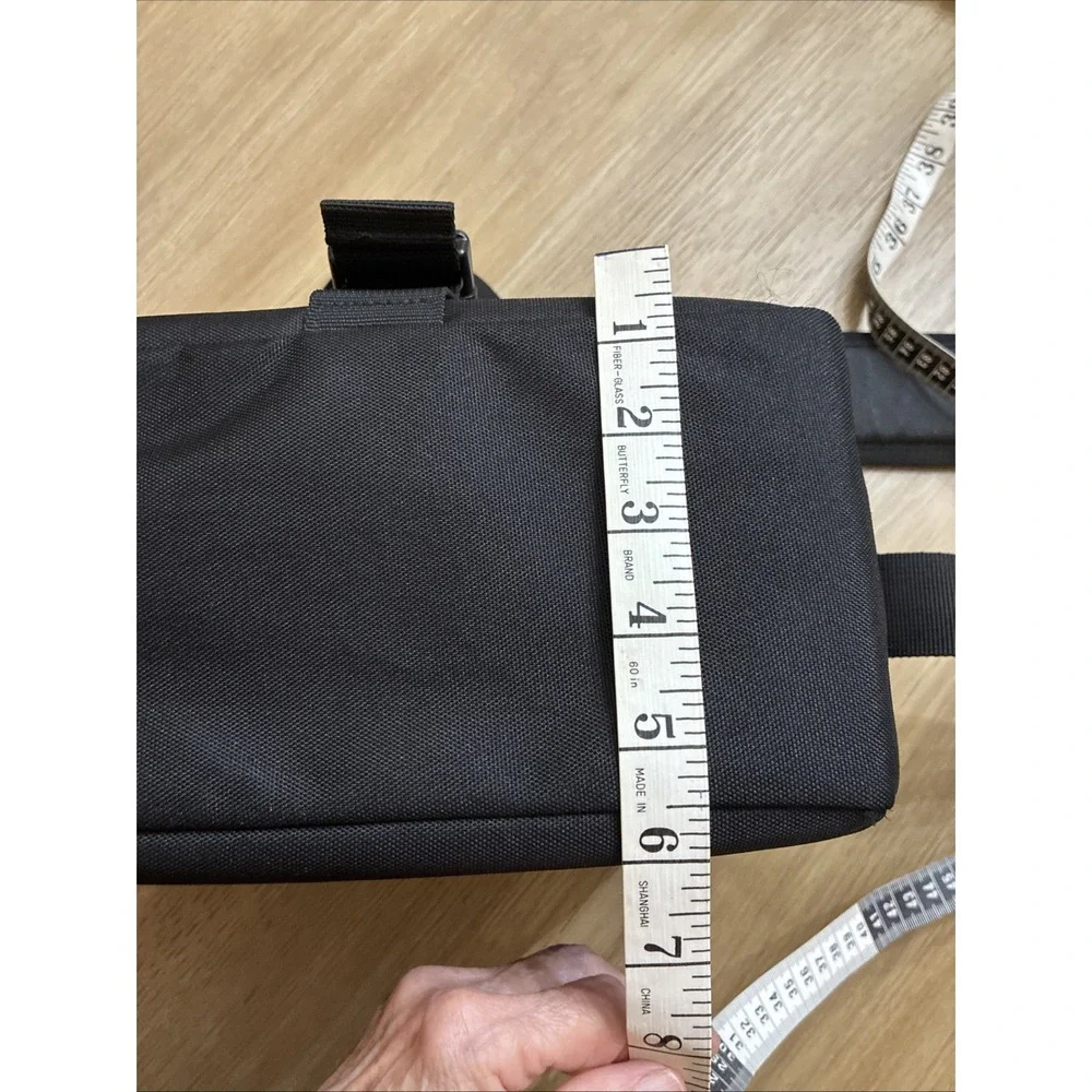 Canon  Camera Carry/Shoulder Bag large size (10X7X6) Black